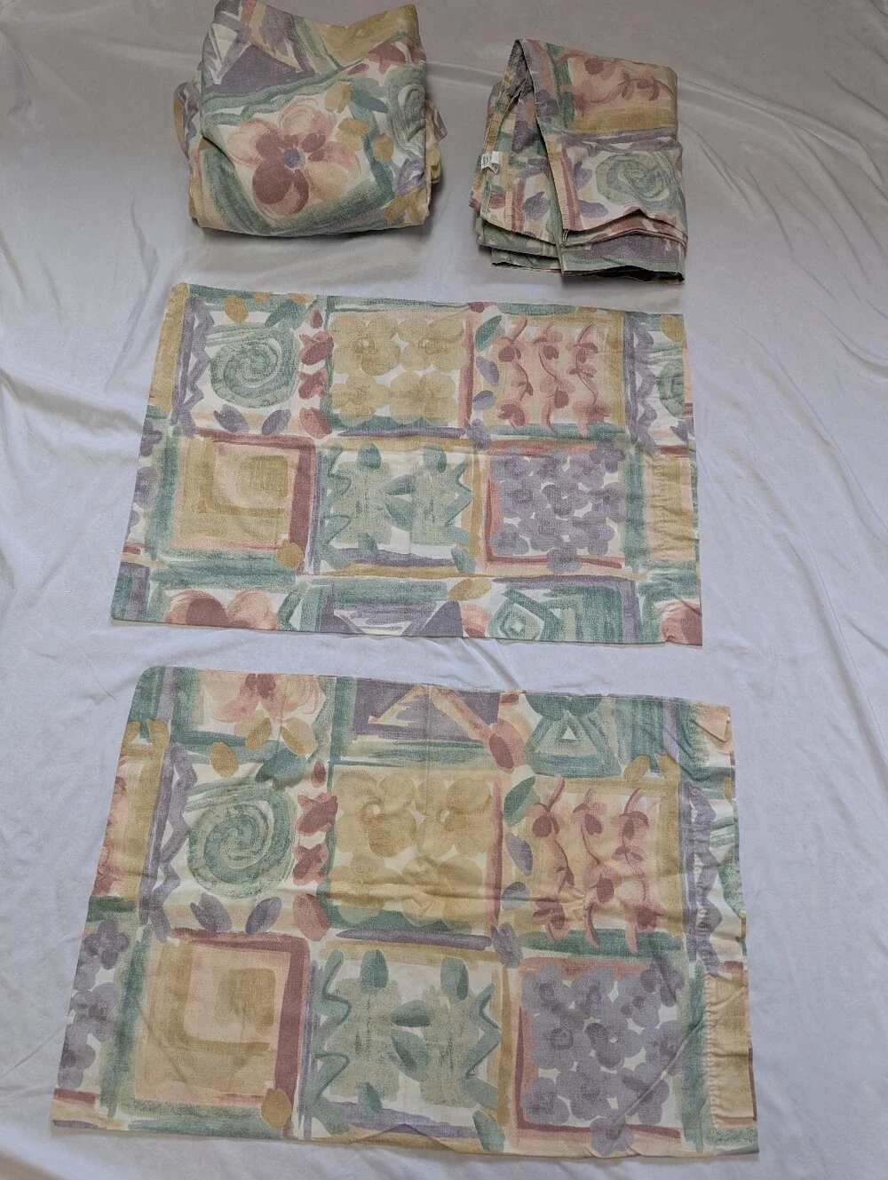 Vintage 90s Geometric Floral Beachy Print 4 Piece Sheet Set Queen Grannycore